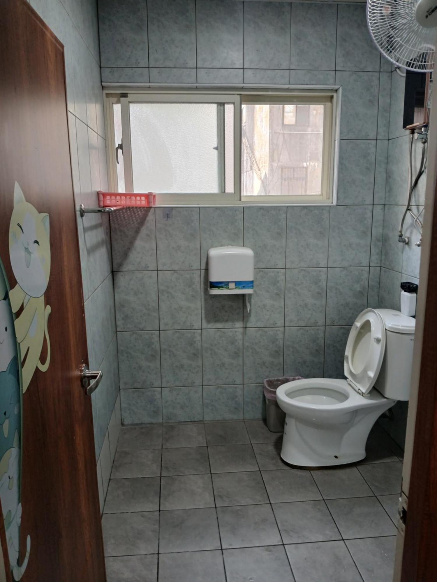 Non-Profit Bee Home Кийлунг Екстериор снимка